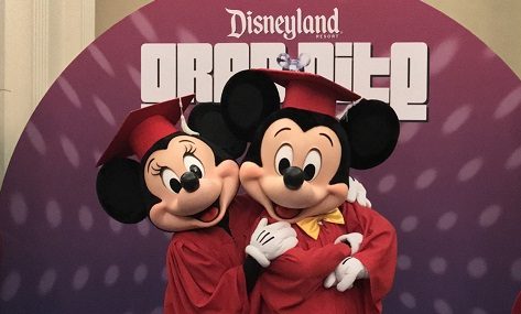 Todos los Detalles de Grad Nite en Disneyland 2023
