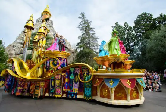 Datos Curiosos del Desfile Magic Happens en Disneyland