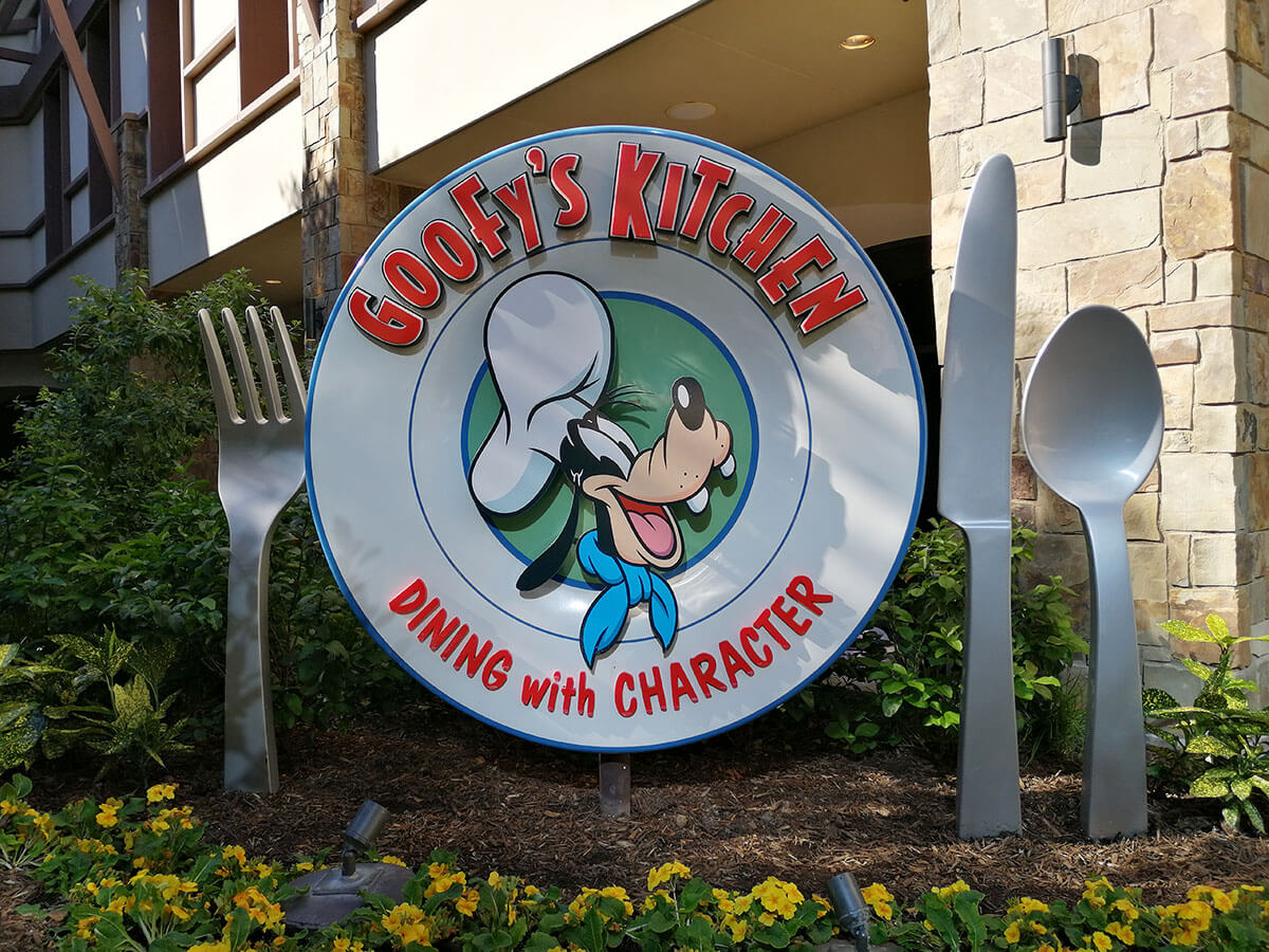 Reseña Goofy's Kitchen en Disneyland Hotel en California